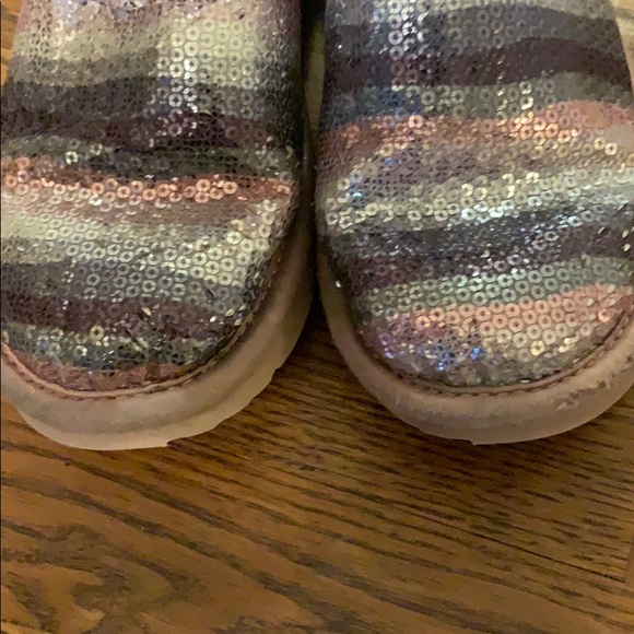 Girl sequin Uggs size 1 - Picture 2 of 6